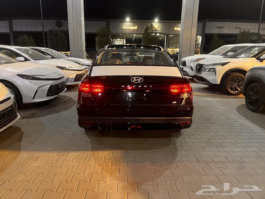 هيونداي اكسنت اللون اسود 202564120081888001112