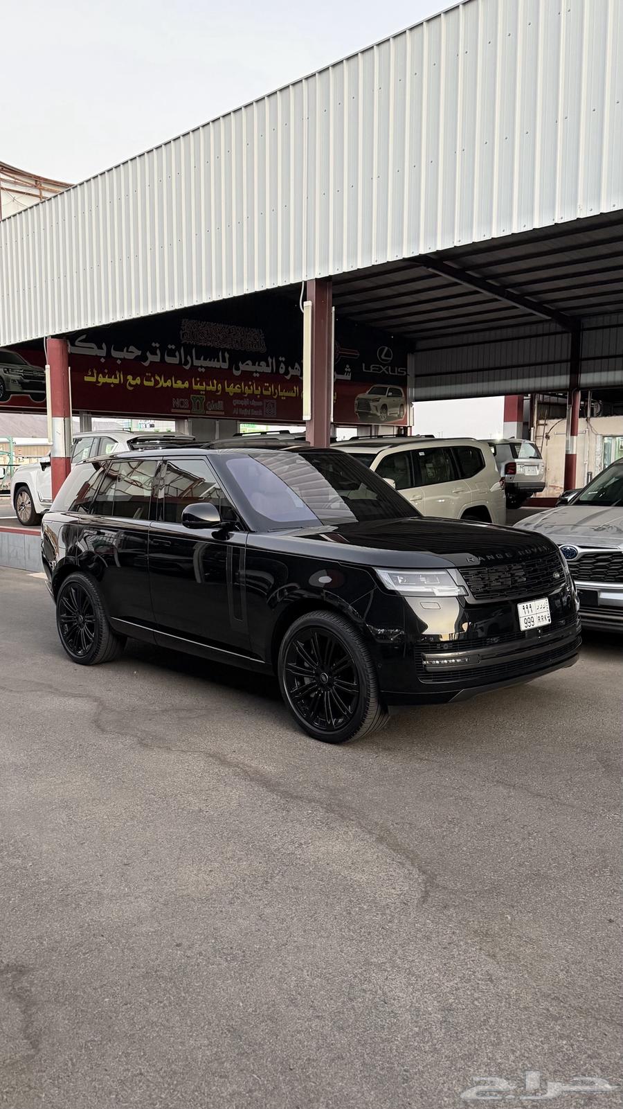 2023 Range Rover HSE P530 with 73k mileage64163560313858112