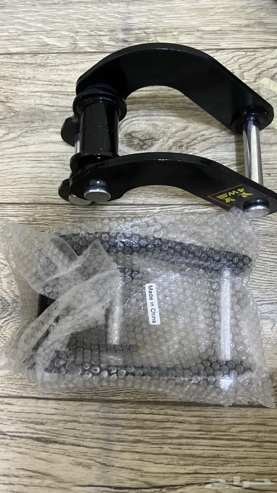 لاعابات او معاونيات سست هايلكس  ماص صدمات اصليه64159028422531111