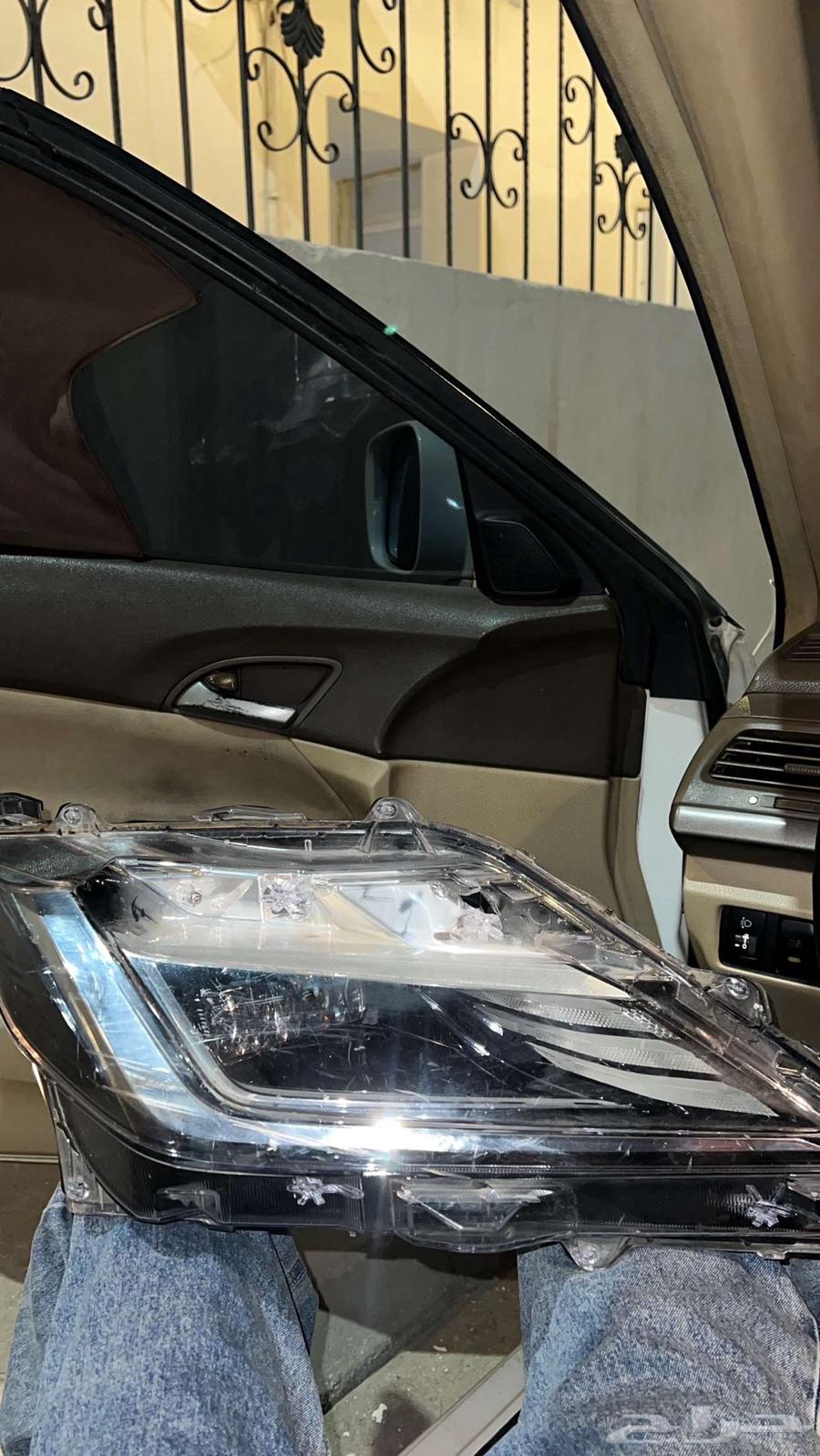 Rear fender needs welding, left front fender is in good working condition but has a slight crack in the fender, all are original and functional, the front one you can replace its fender64141483890562111