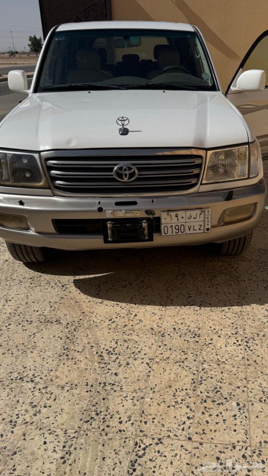 Land Cruiser 2005, first owner, winch, conditions apply64162119633025111
