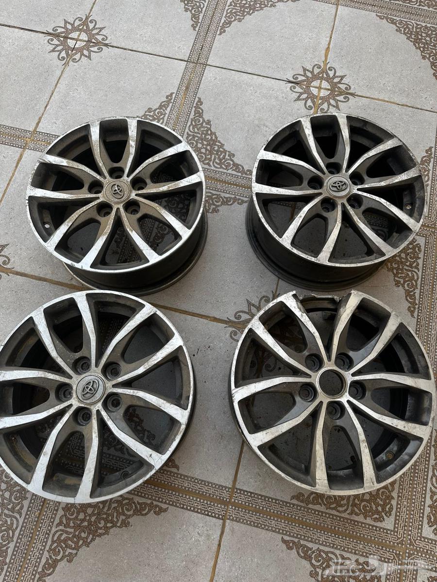 For sale 2017 Camry chrome rims64144313059841110