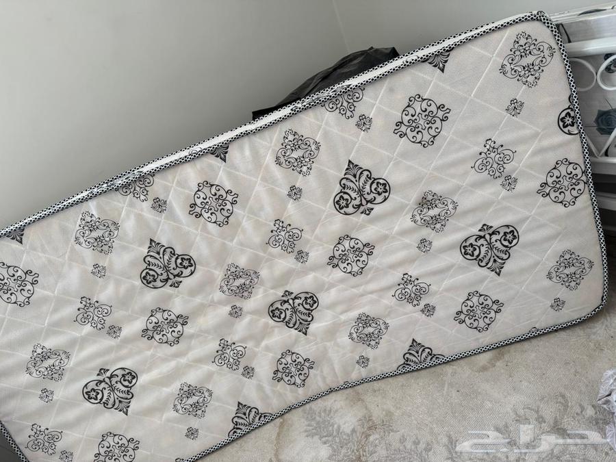 Refrigerator, heater, and screen64152188946049112