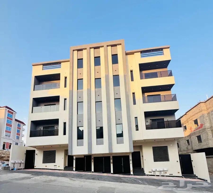 Upper-floor ownership apartments with rooftop in Abha opposite Al-Kubra Al-Matar from 540 thousand63612650337410110