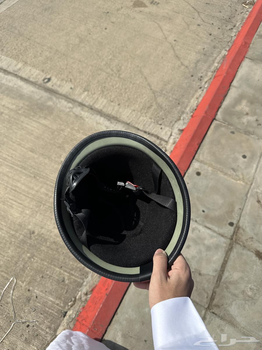 Selling a motorcycle helmet, only worn once, selling the motorcycle too64143955628417111