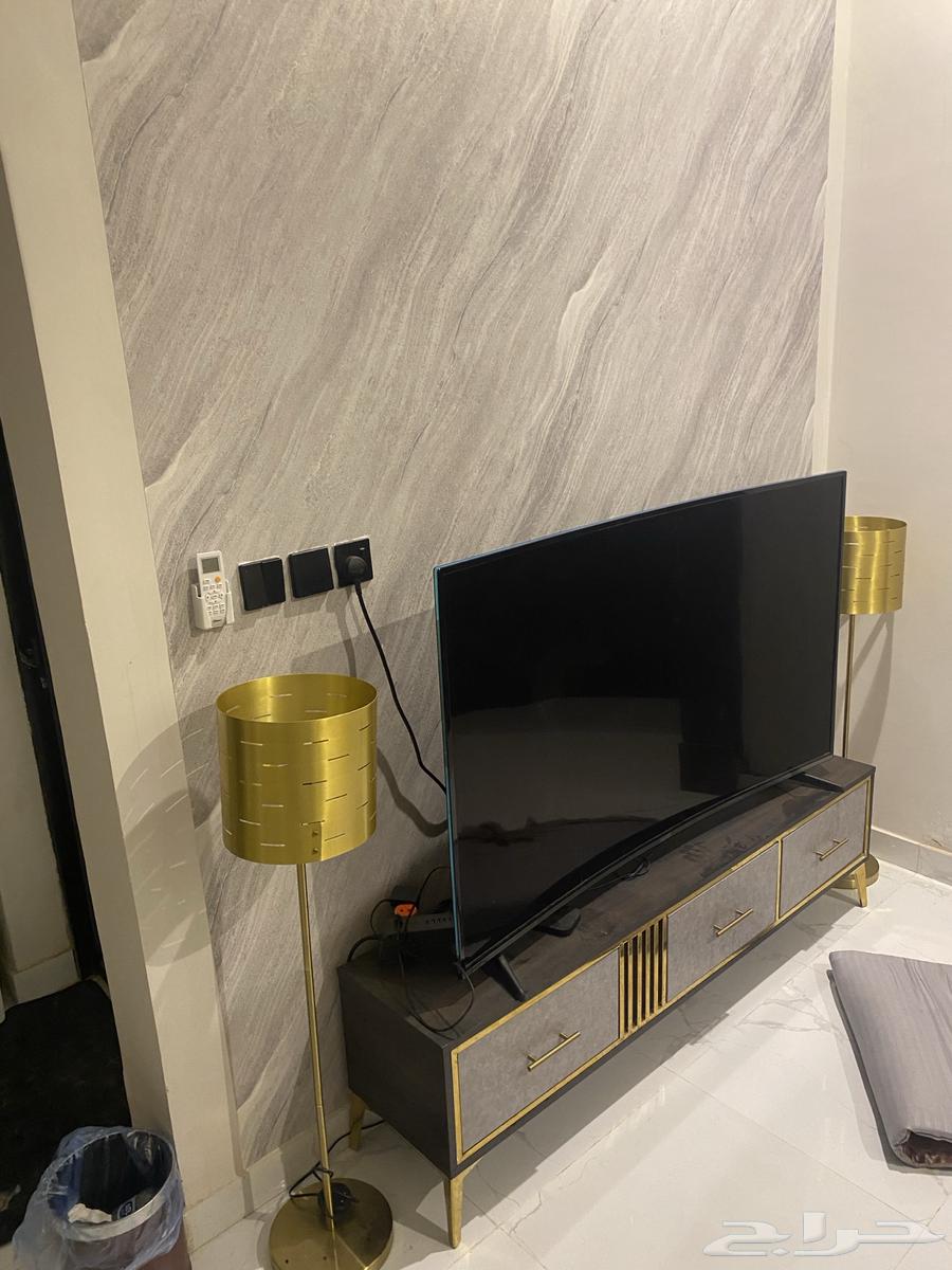 Broken 65-inch curved screen for sale63919320423426111