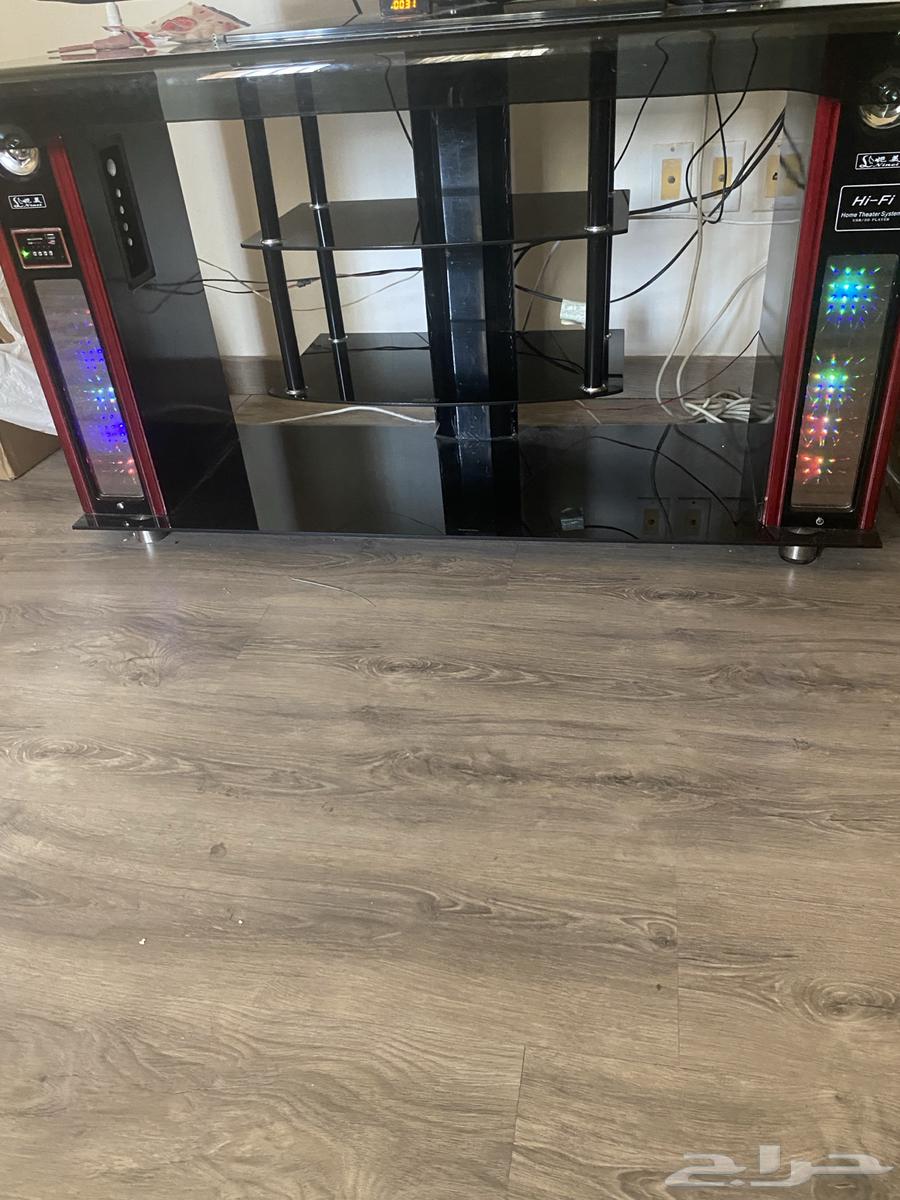 طاولة شاشة مع استريو مكبر صوت و اضاءات63915129383426110