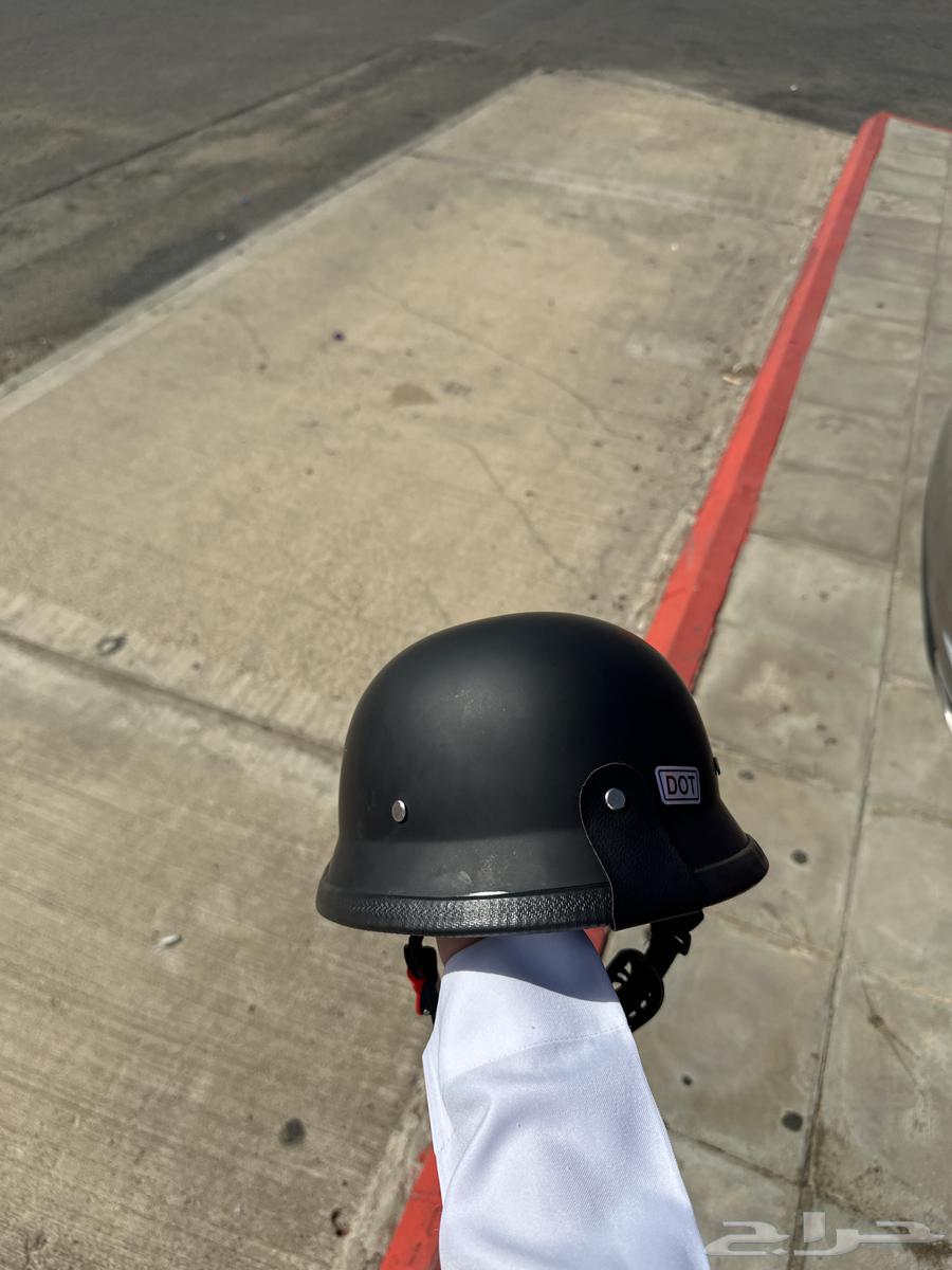 Selling a motorcycle helmet, only worn once, selling the motorcycle too64143955628417112