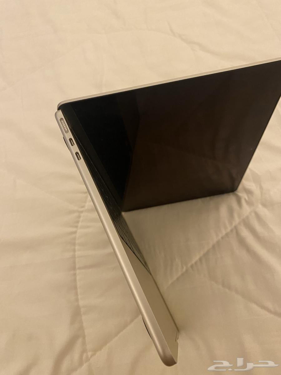 Apple Laptop63920703698305114