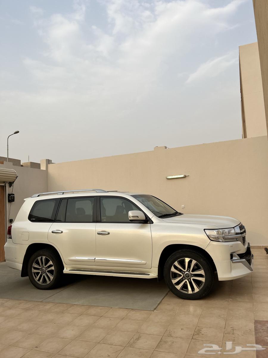 جيب لاندكروزر GXR 201664156089973377111