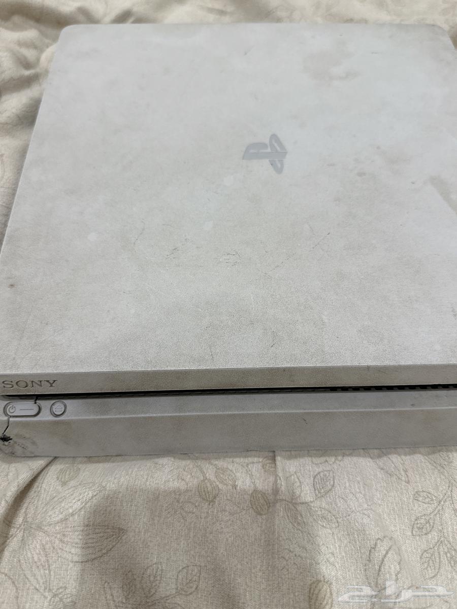 PlayStation 4 with FIFA game63909093152259110
