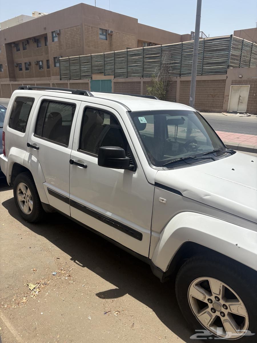 جيب شروكي ليبرتي 201264151995390594111