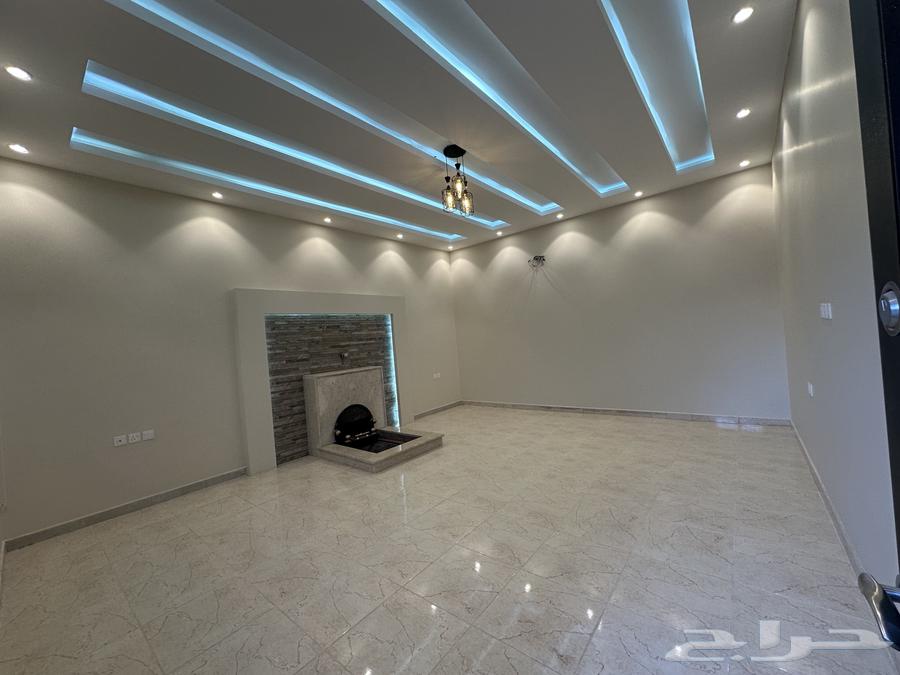 دور للبيع مشب و7غرف وحوش وسعر طيب لصامل63612285079041110