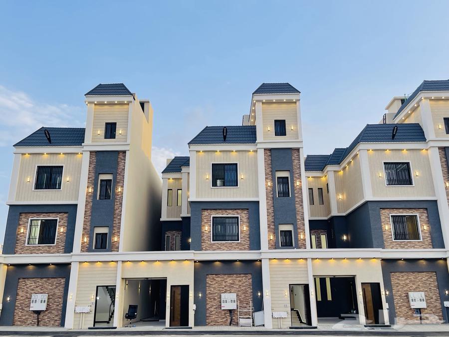 Upper-floor apartments for sale with rooftop, prime location amidst services63612652233473111