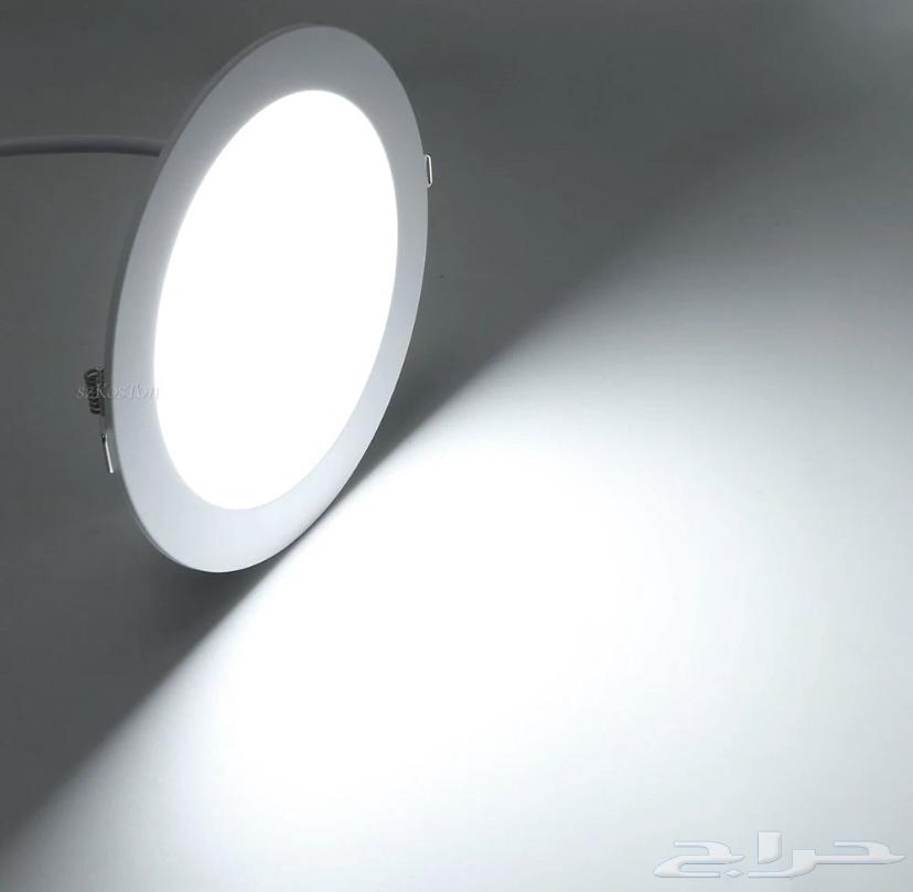 White ceiling lights in very good condition64154528322947112