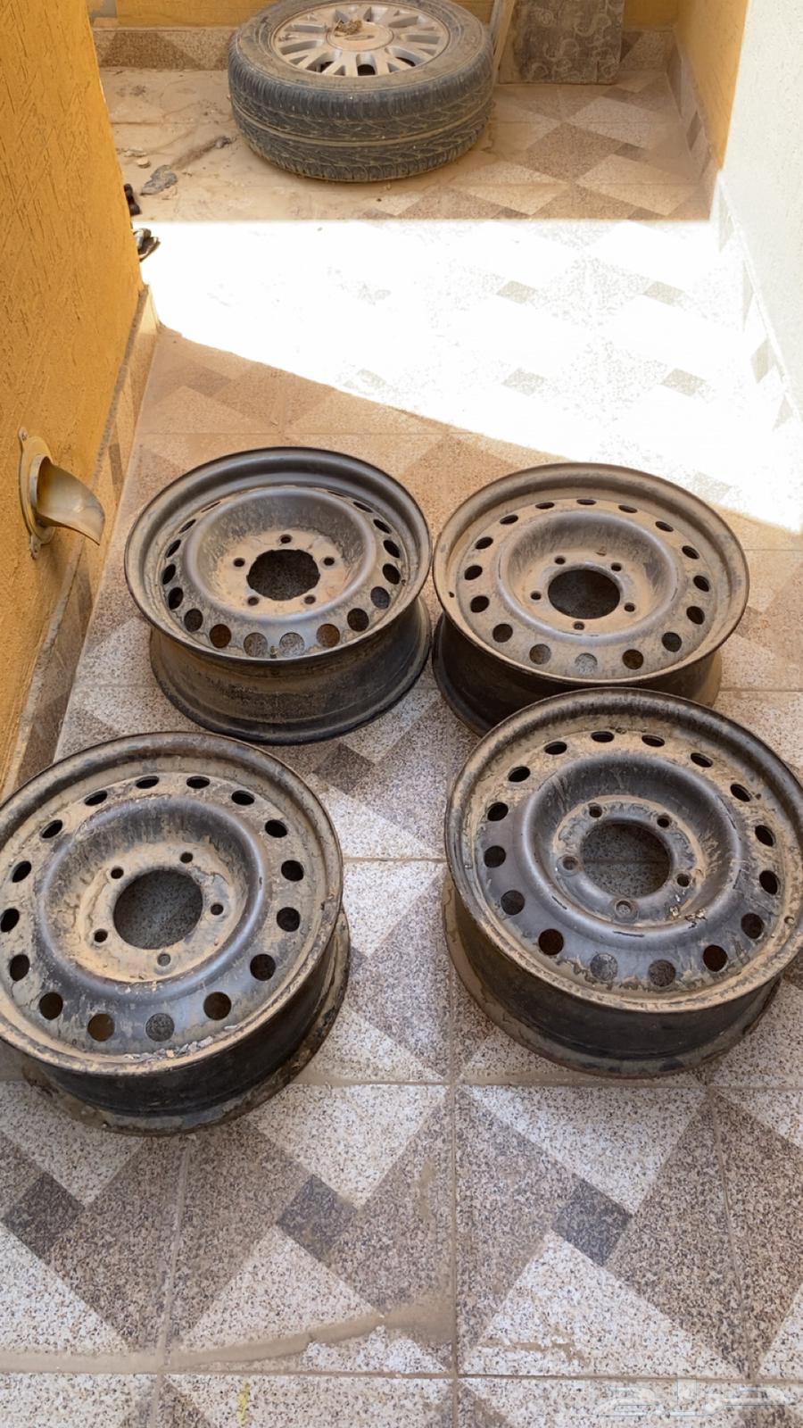 Alloy wheels for sale, almost new, never had any issues64201130125825111