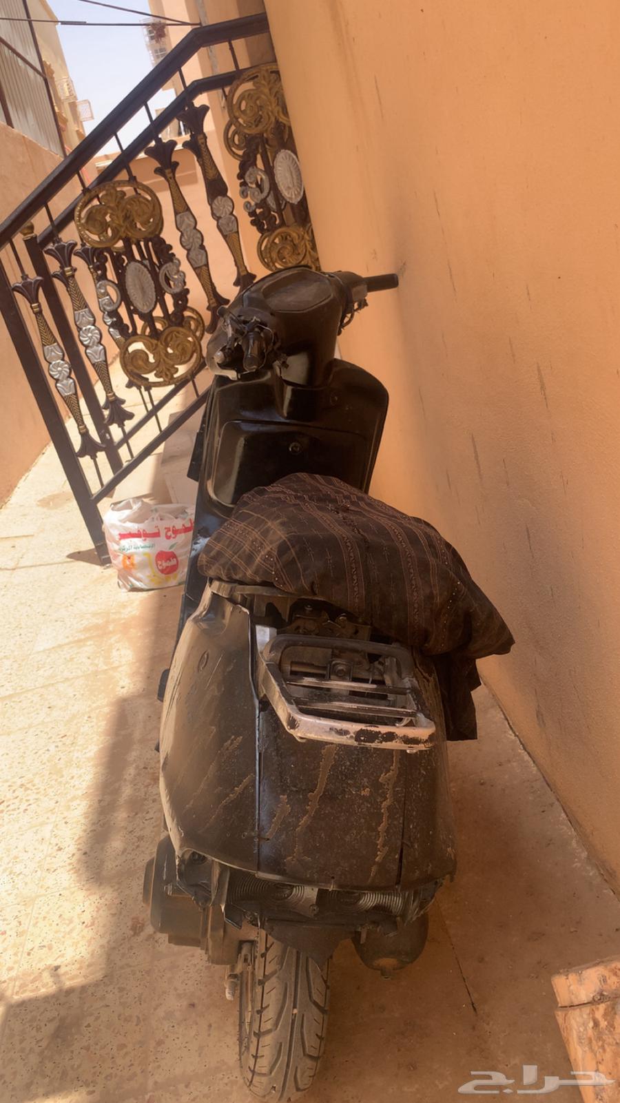 The motorcycle for sale is damaged, the piston is broken but the price reached 30064187304100866112