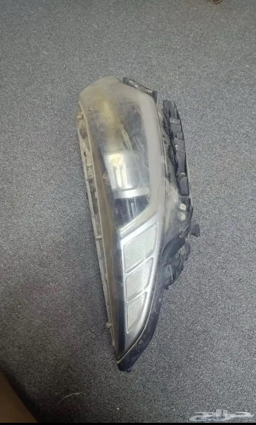 شمعة أمامية يمين أصلي64185636892163110