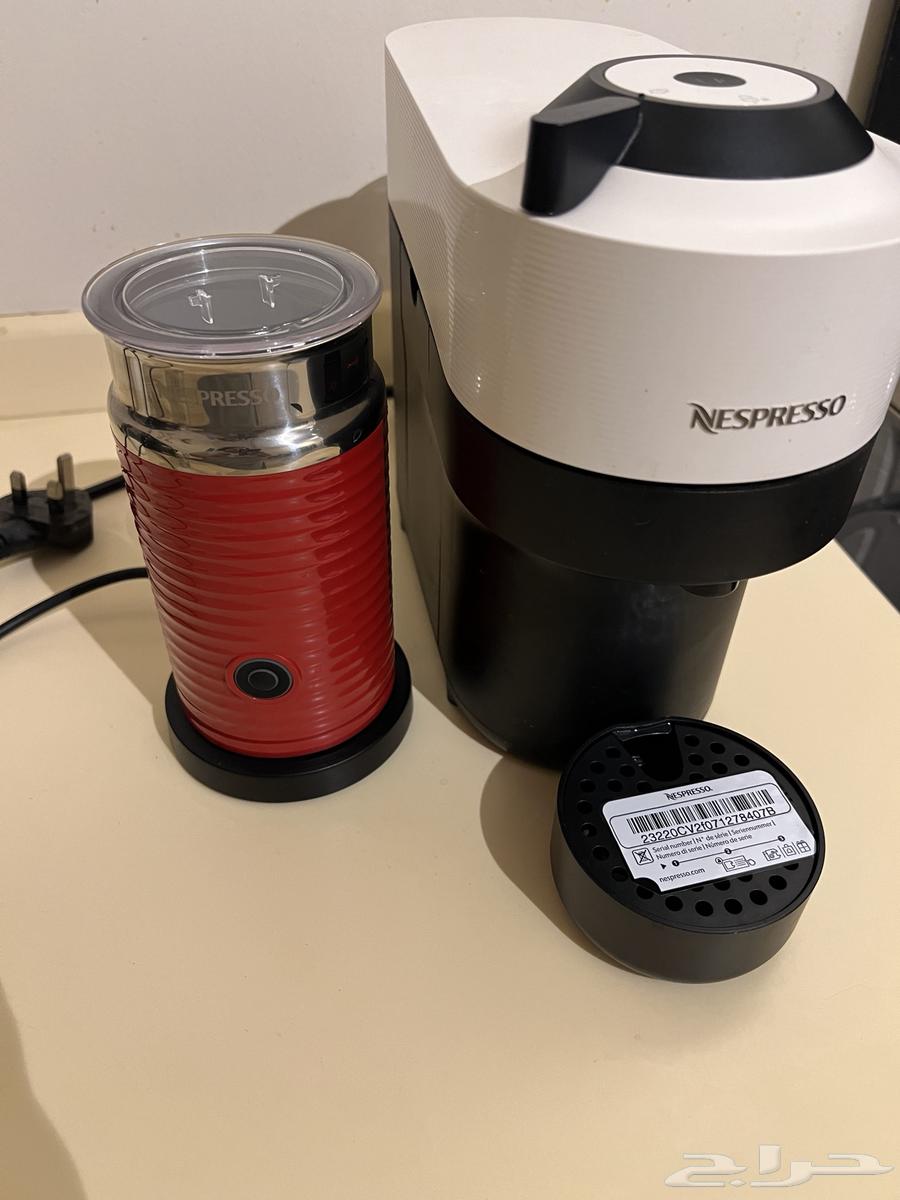 Nespresso machine, like new, very very clean63928094704129112