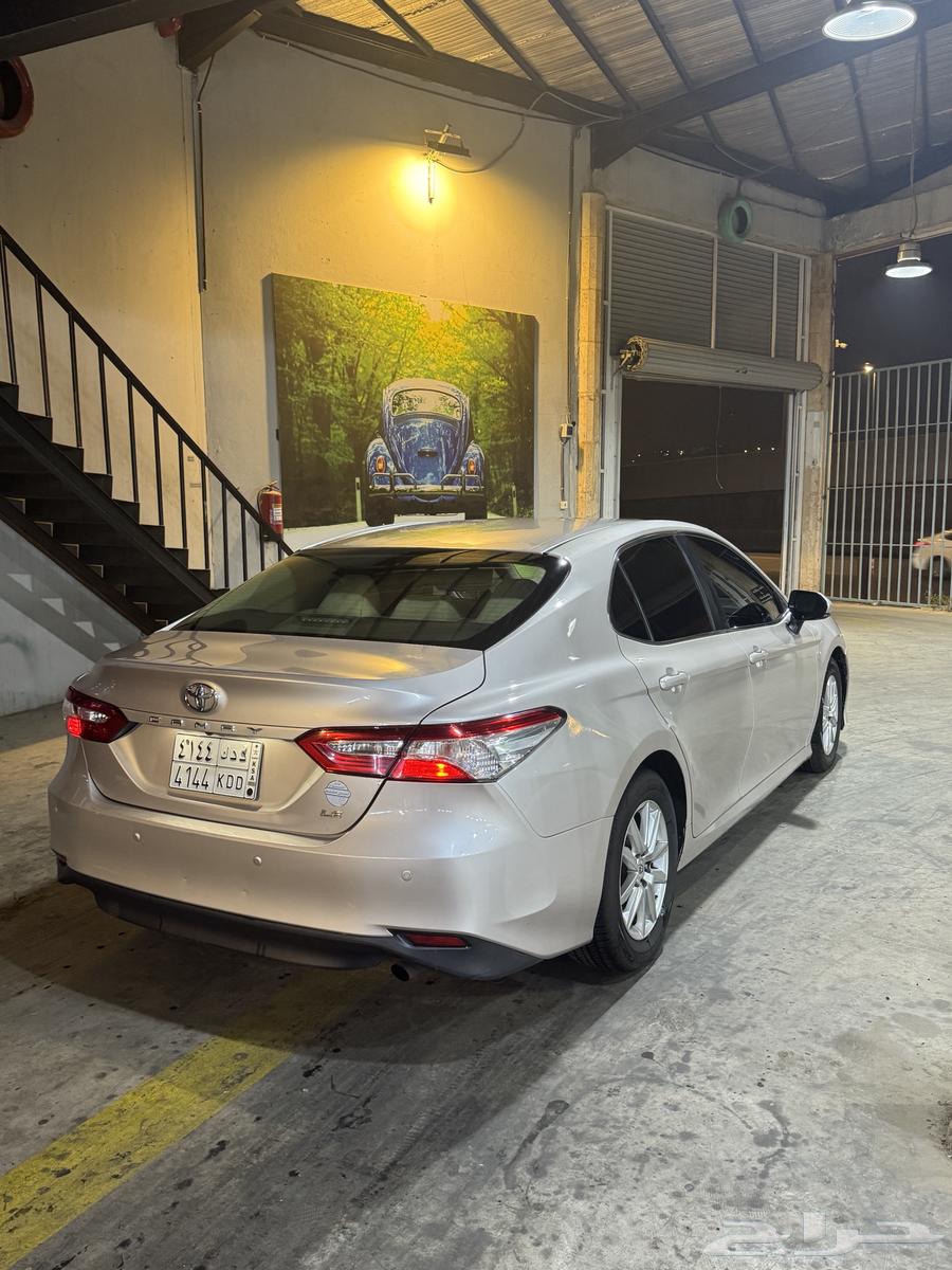 كامري 2018 ذهبي LE64204659060482112