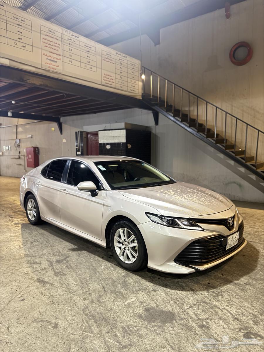 كامري 2018 ذهبي LE64204659060482110