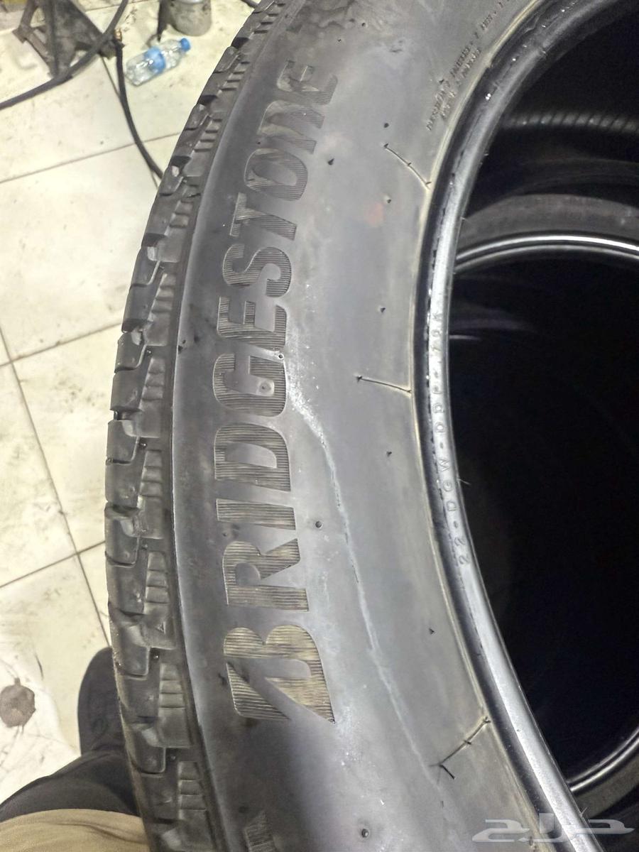 275 50 22 Bridgestone Escalade Used Very Clean Tires63617724974210114