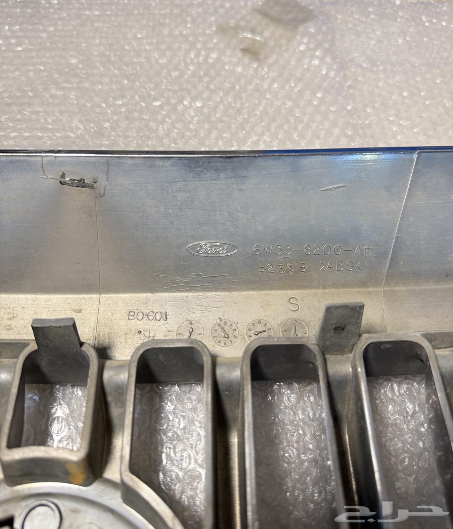 شبك امامي فورد جراند ماركيز 201064176823252225114