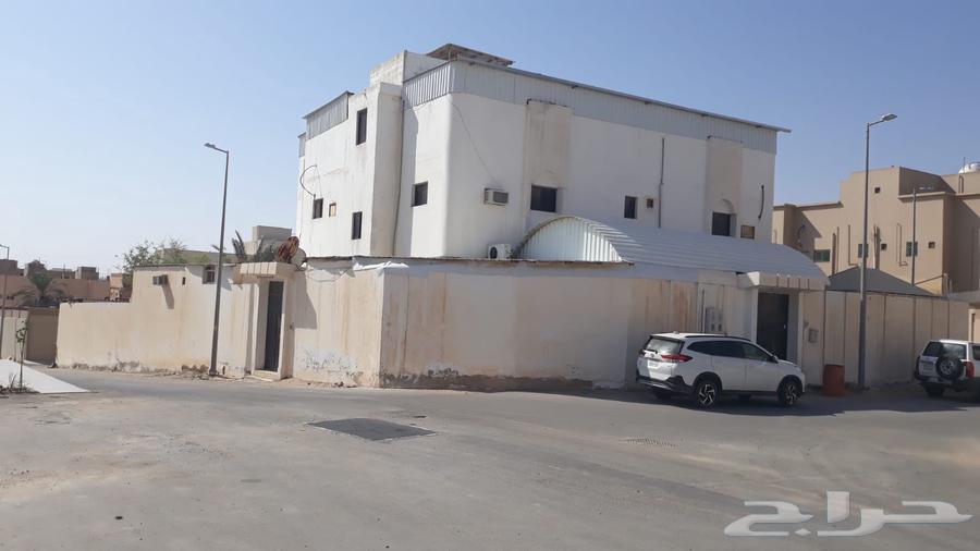 Villa for sale in Buraidah, Al-Basatin neighborhood, on 4 streets636126617495061125