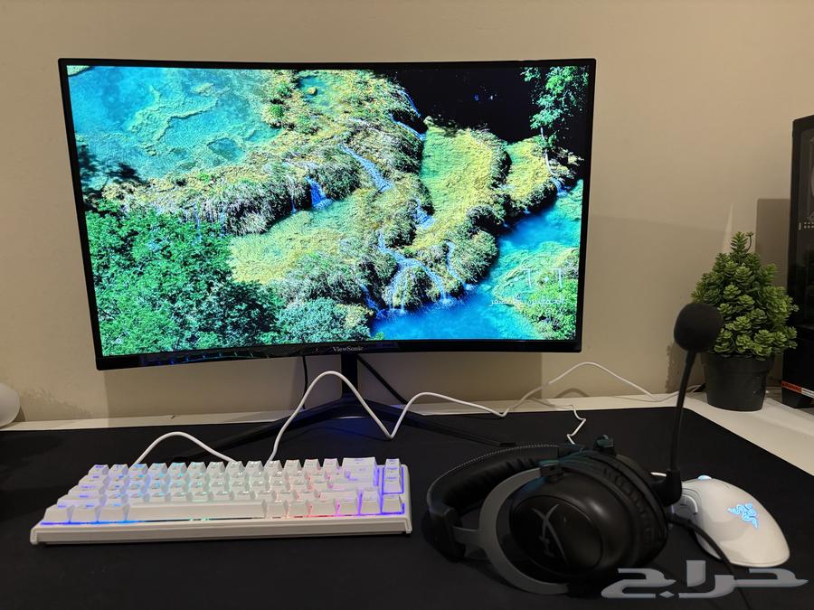 pc وشاشة63936452884739111