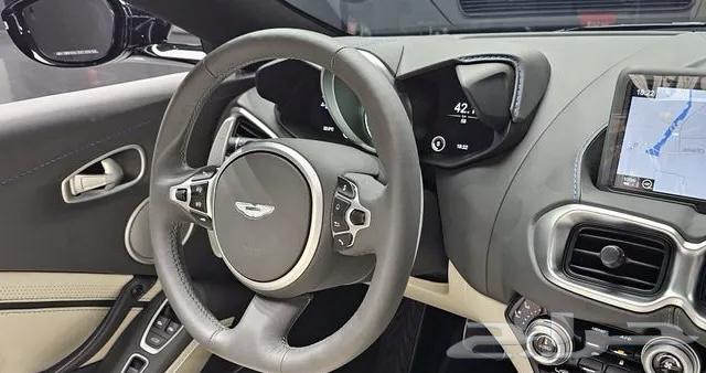 Austin Martin Vantige 2nd Generation 4.0 V8 Roadster 202464201130227075114