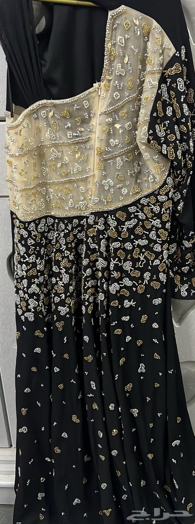 Luxurious evening dress, no doubt.63392898784897111