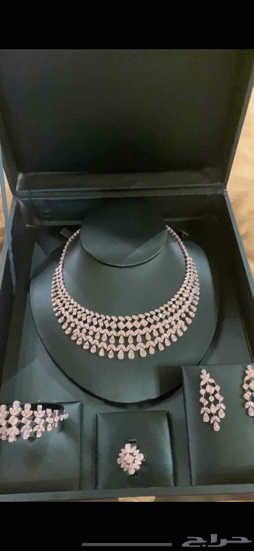Luxurious Zircon Sets63931567693186112