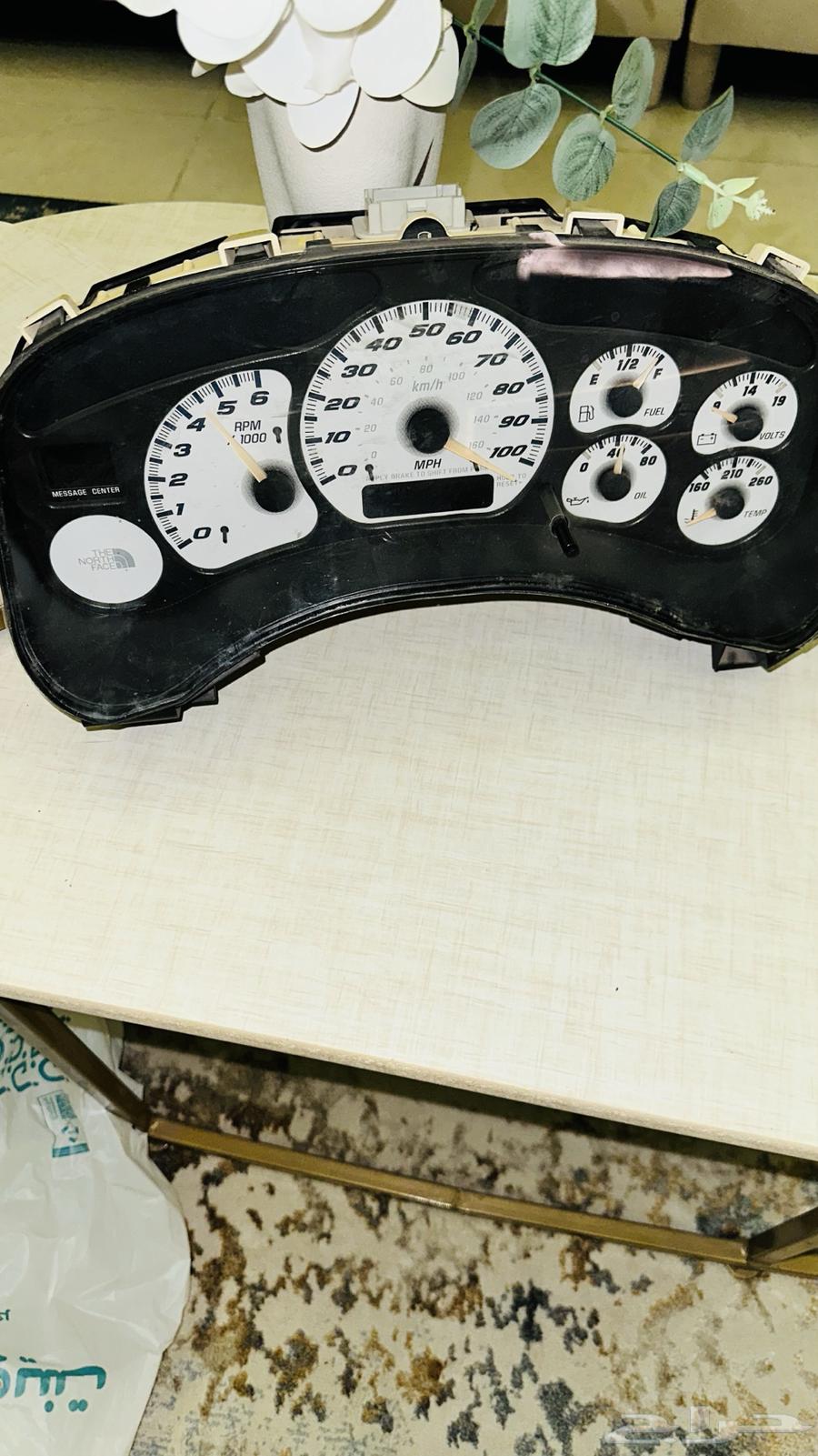 GMC dashboard with white background64220181096833110