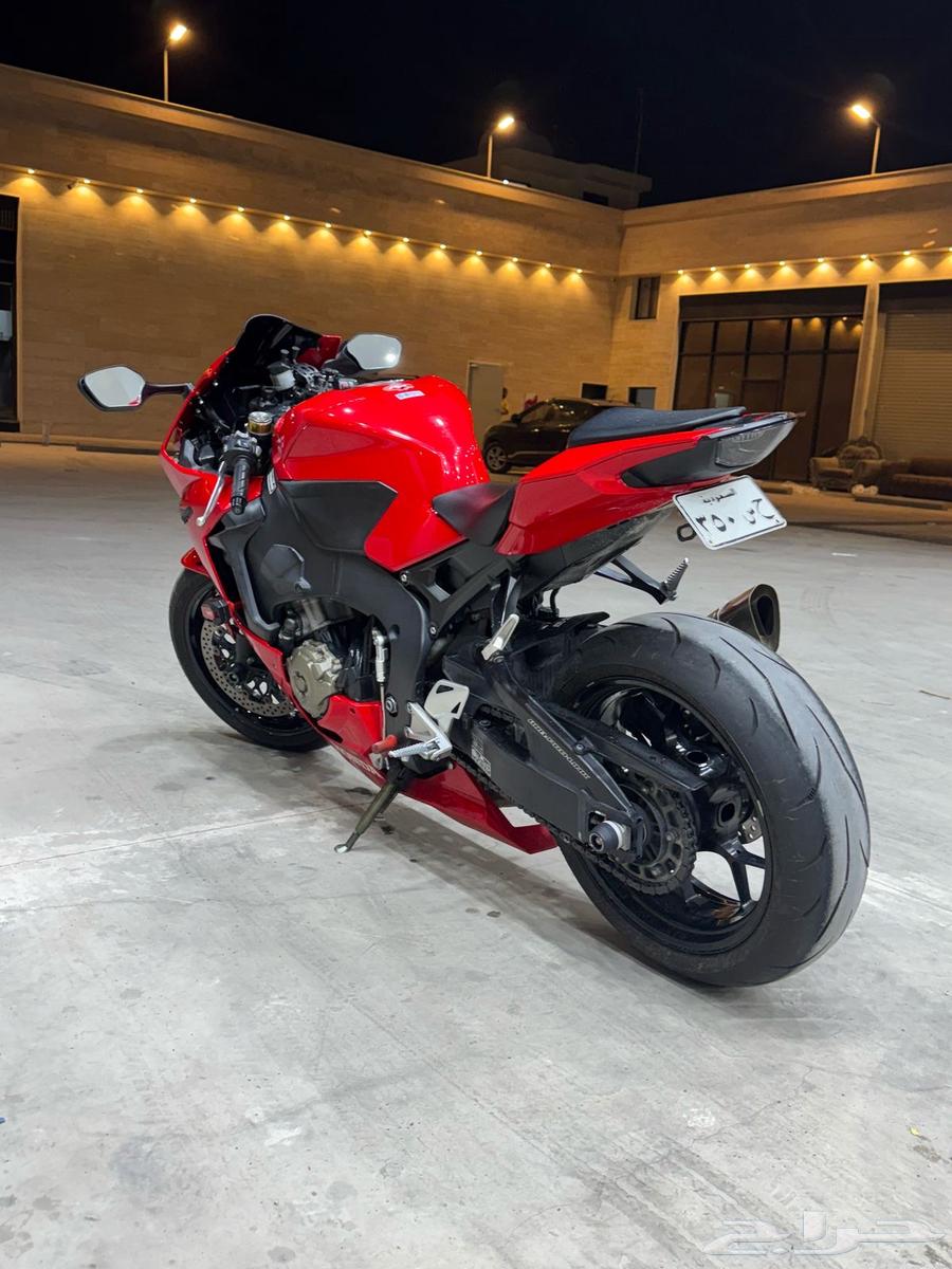 دباب هوندا 1000 RR موديل 201764220611354881114