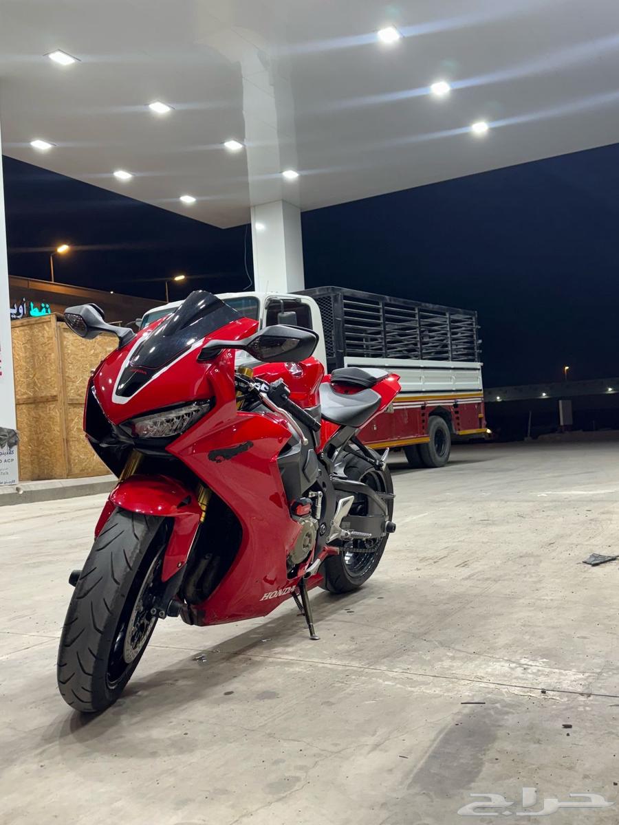 دباب هوندا 1000 RR موديل 201764220611354881112
