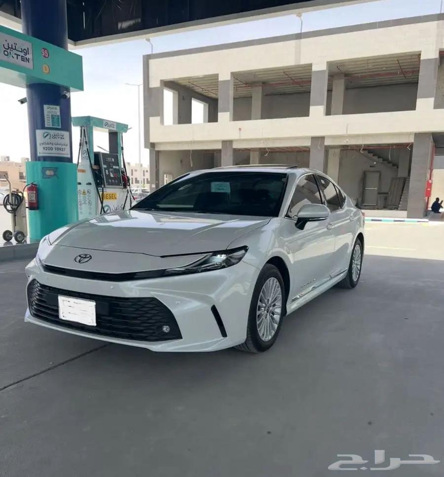 2025 Camry LE and pristine64207770981635111