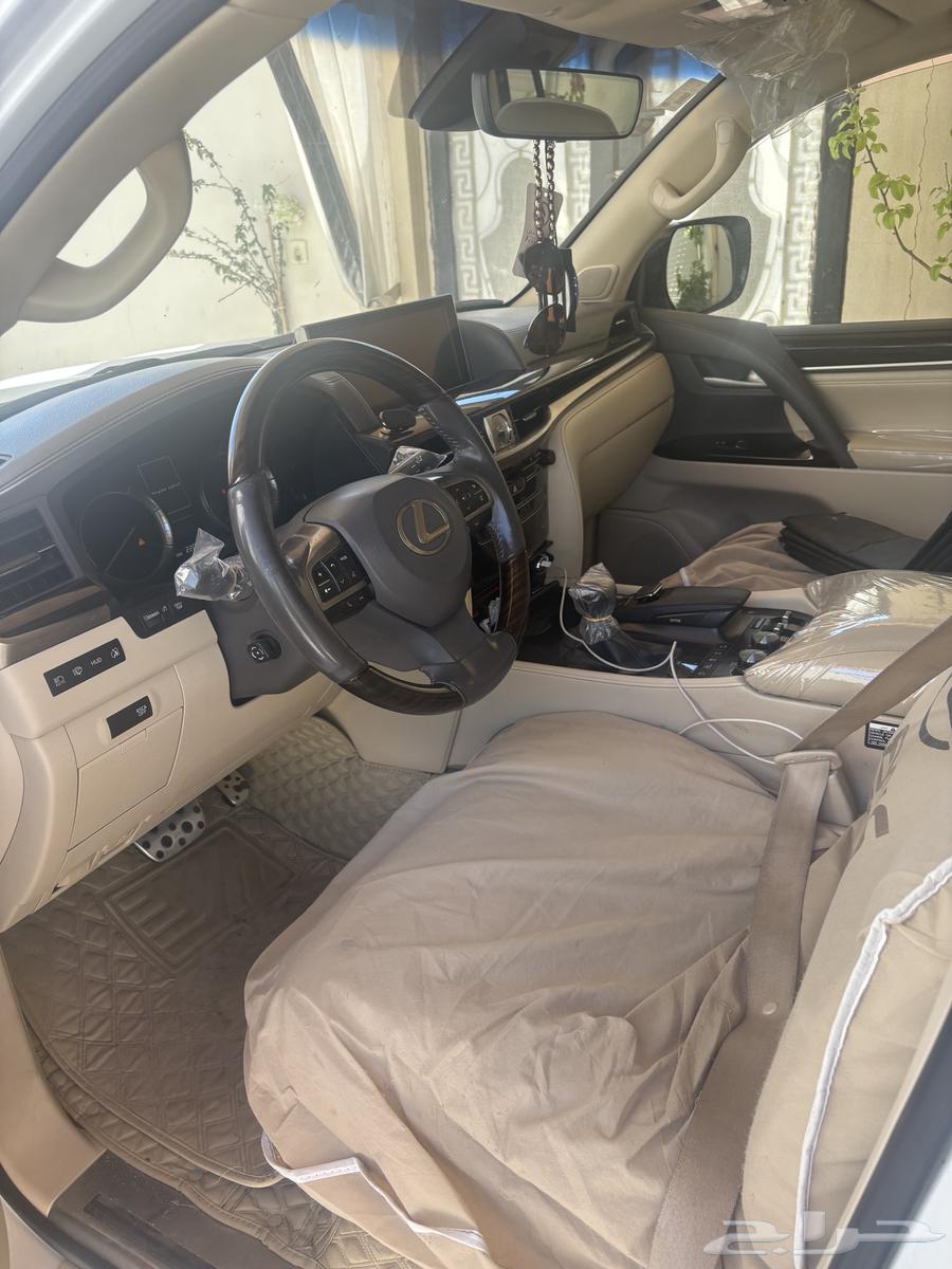 جيب لكزس 2019 LX نظيف64214878542851114