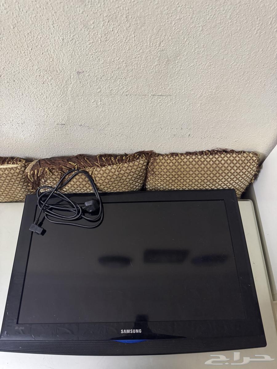 4 screens and 2 extenders, screen price 200, extender price 15064226905273857112