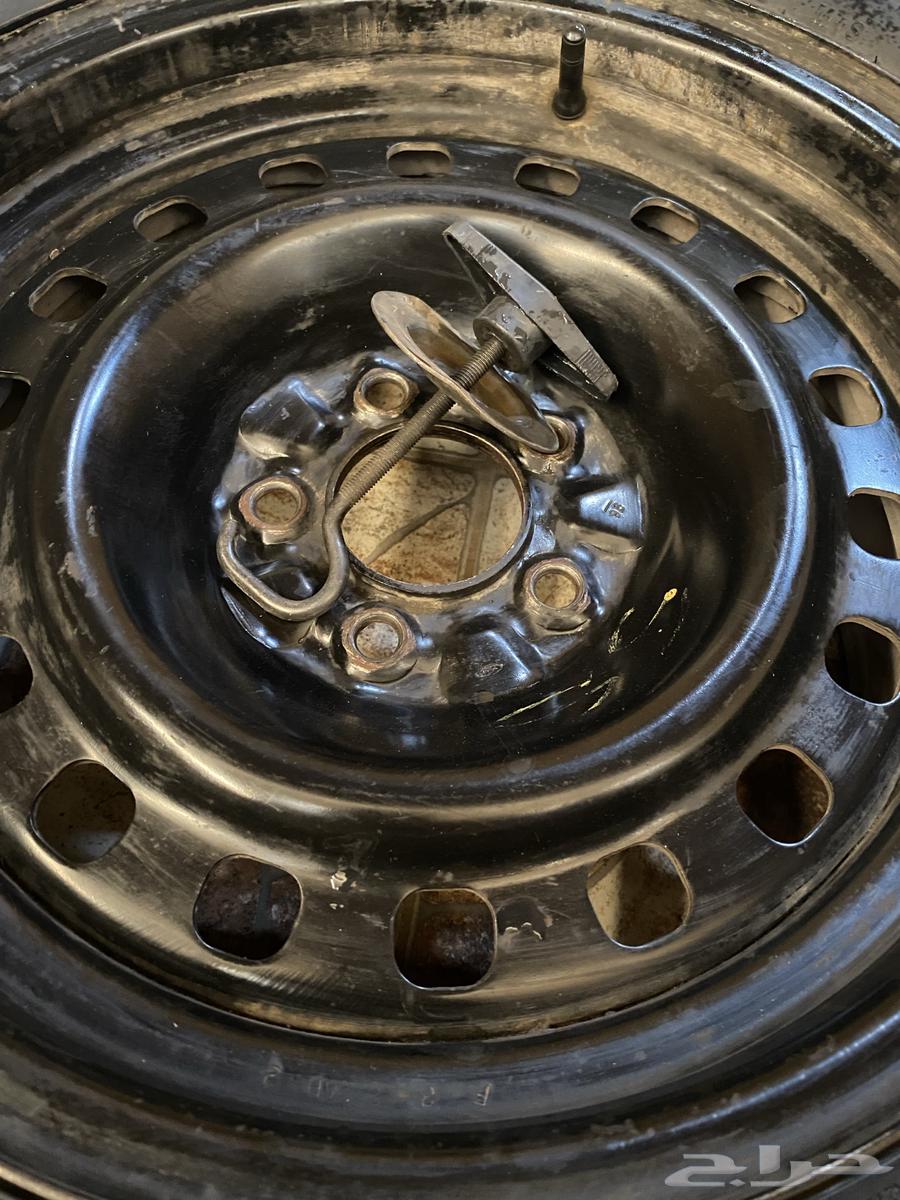 Ford hub with lock and cover (Marquis tear rims cups)64217725214850114