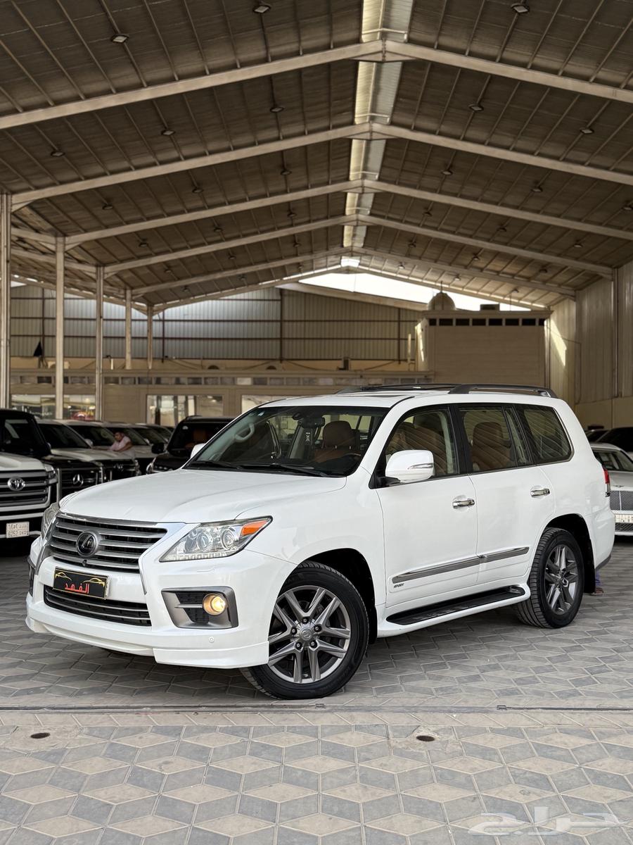 Lexus - LX570 ((( Sold )))64215596602243111