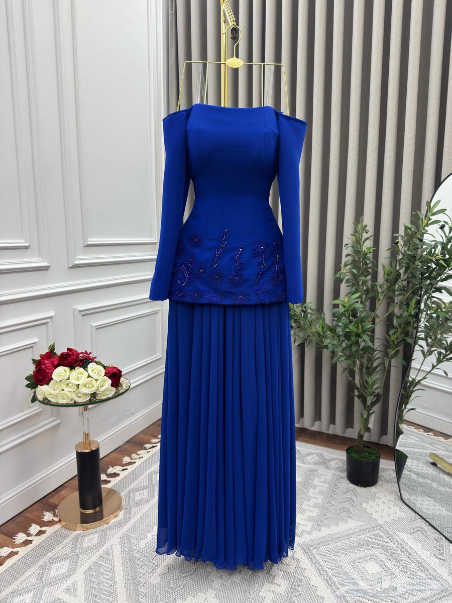 Evening dress63943457632386112