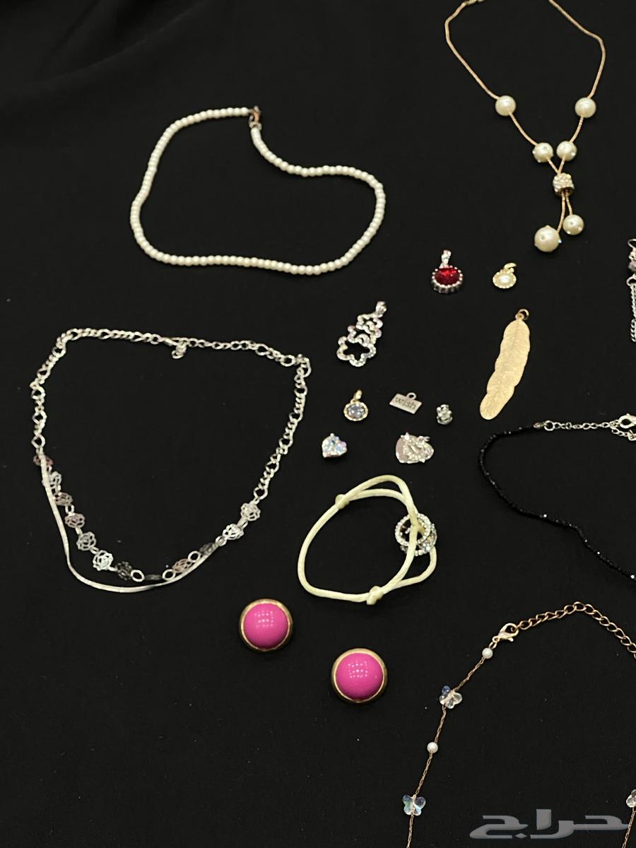 Various used accessories in good condition63957061464579113
