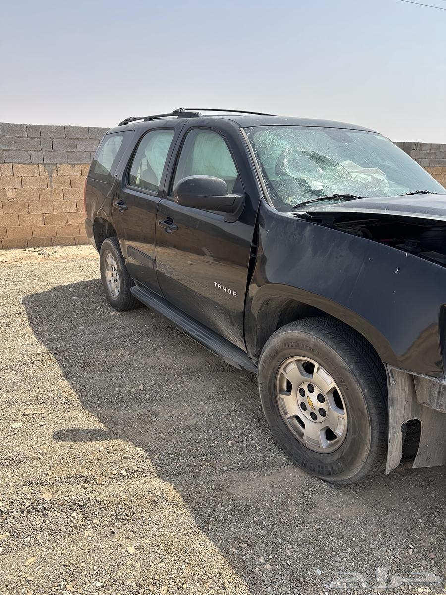 2011 GMC Tahoe in Muscat for sale as scrap parts64211447691138112