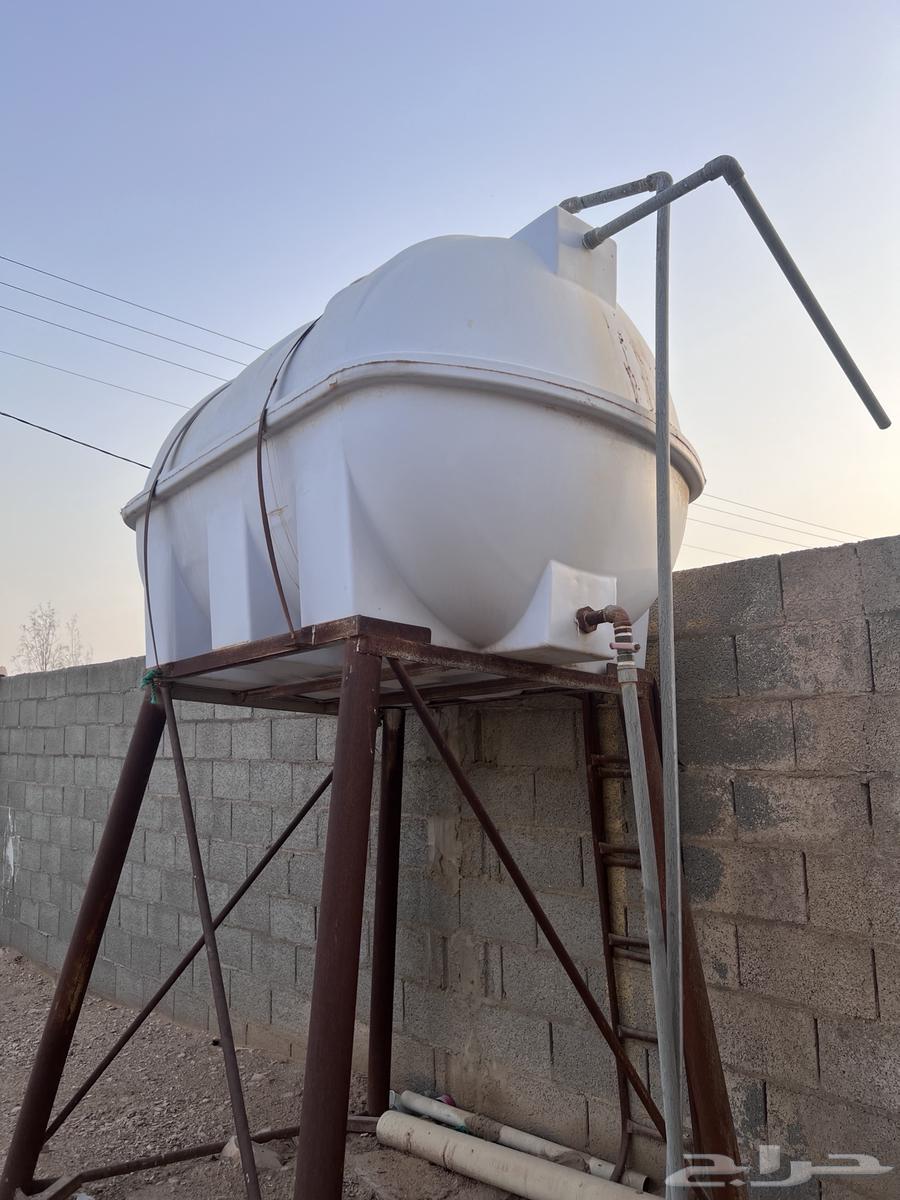 Tank with a two-meter base64217927248259110