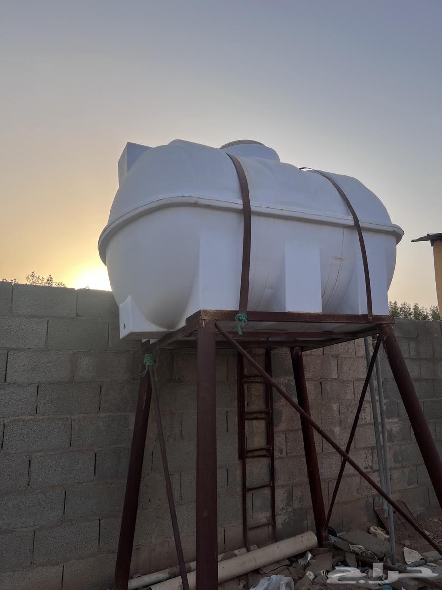 Tank with a two-meter base64217927248259111