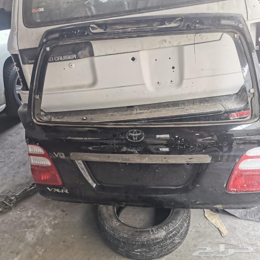 شنطة او خلفية لاندكروزر نظيفه شرط64208411387137110