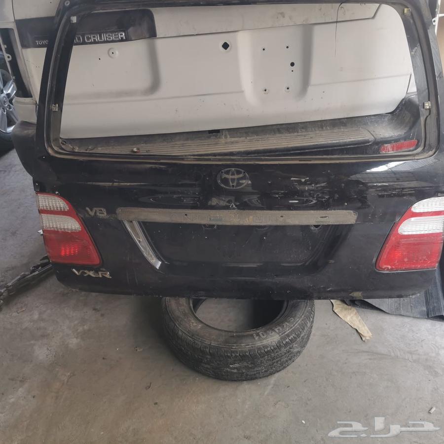 شنطة او خلفية لاندكروزر نظيفه شرط64208411387137111