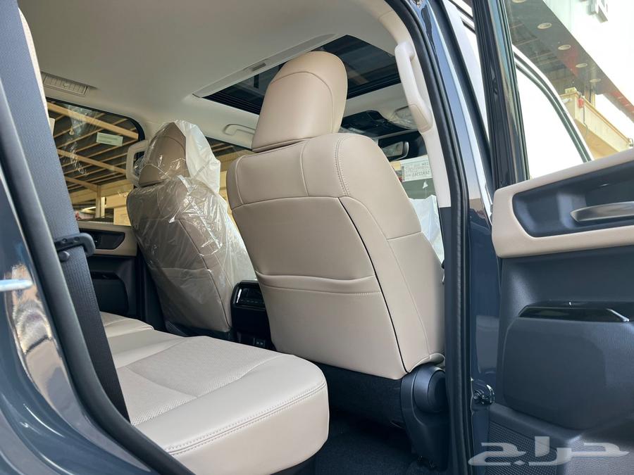 تويوتا لاند كروزر TXL3 بنزين 2025 رمادي وابيض كاش واقساط64223579734659113