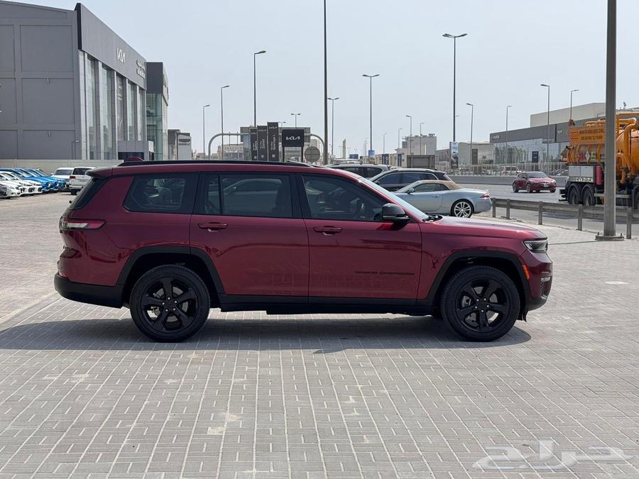 للبيع  جيب جراند شيروكي L   موديل 202264209051670913112