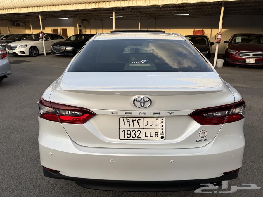 2024 Camry GLE, only 2500 km on the odometer, in agency condition64217223244163114